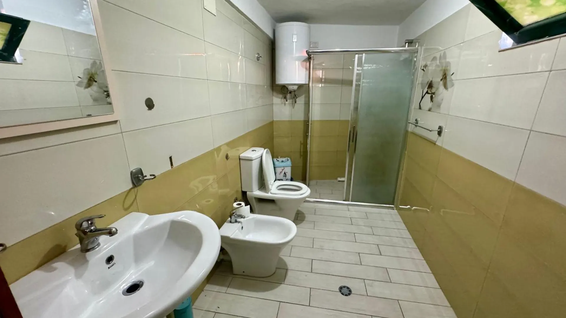 Luxe Home Shkoder 0*,  Albania
